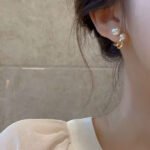Korean New Light Luxury Stud Earrings - Image 2